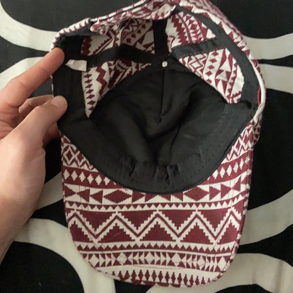 Patterned Hat - Picture 3 of 3